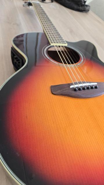 Yamaha Western Gitaar (Sunburst) - Complete Set beschikbaar voor biedingen