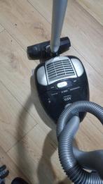 AEG STOFZUIGER 1800 W, Witgoed en Apparatuur, Stofzuigers, Ophalen of Verzenden, Zo goed als nieuw, 1600 tot 2000 watt