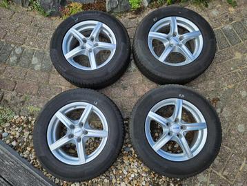 Winterbanden Continental op Lichtmetalen Velgen met TPMS beschikbaar voor biedingen