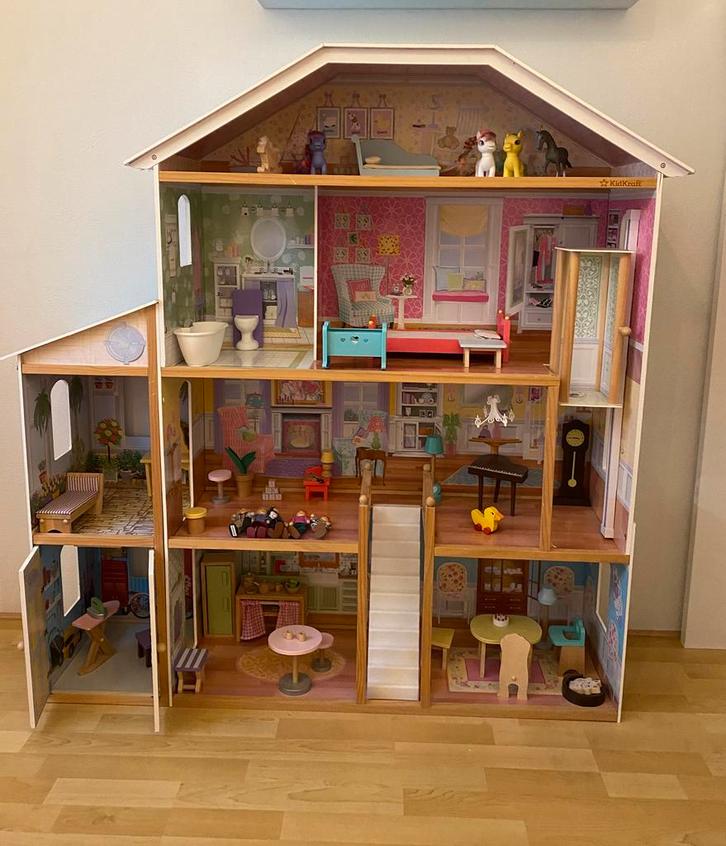 KidKraft Poppenhuis met meubels en poppetjes, Kinderen en Baby's, Speelgoed | Poppenhuizen, Gebruikt, Poppenhuis, Ophalen
