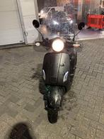 Scooter blauw kenteken, Fietsen en Brommers, Snorfietsen en Snorscooters, Zo goed als nieuw, Benzine, Ophalen, Overige merken
