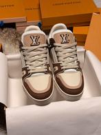 Louis Vuitton sneaker 42 brown, Ophalen of Verzenden, Bruin, Sneakers of Gympen
