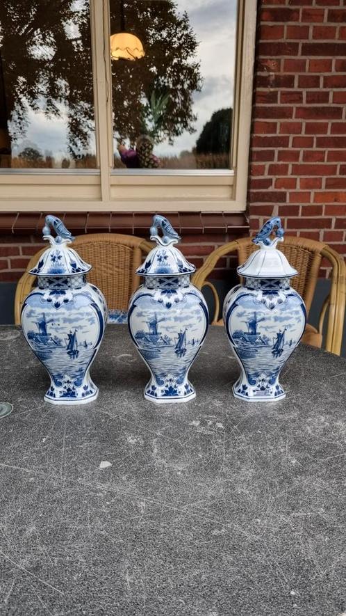 Delfts Blauwe Vazen met Deksel (3 stuks), Antiek en Kunst, Antiek | Vazen, Ophalen
