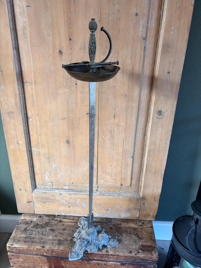 Hoge asbak (17e eeuwse spaanse rapier), Ophalen of Verzenden, Asbak