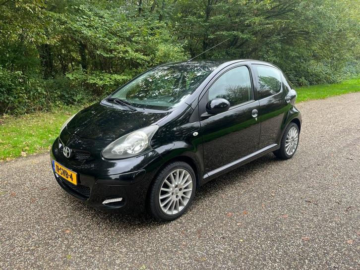 Toyota Aygo 5 Deurs 2011 Airco Apple CarPlay 15” Alu velgen, Auto's, Toyota, Particulier, Aygo, ABS, Airbags, Airconditioning