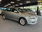 Toyota Avensis 1.8 VVTi Luna | APK 8 Maart 2025 | Origineel, Te koop, Zilver of Grijs, 14 km/l, Benzine