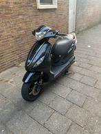Piaggio new fly, Fietsen en Brommers, Scooters | Piaggio, Ophalen, Zo goed als nieuw, Fly