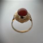 vintage gouden dames ring met bloedkoraal, Sieraden, Tassen en Uiterlijk, Antieke sieraden, Ophalen of Verzenden, Goud, Ring, Met edelsteen