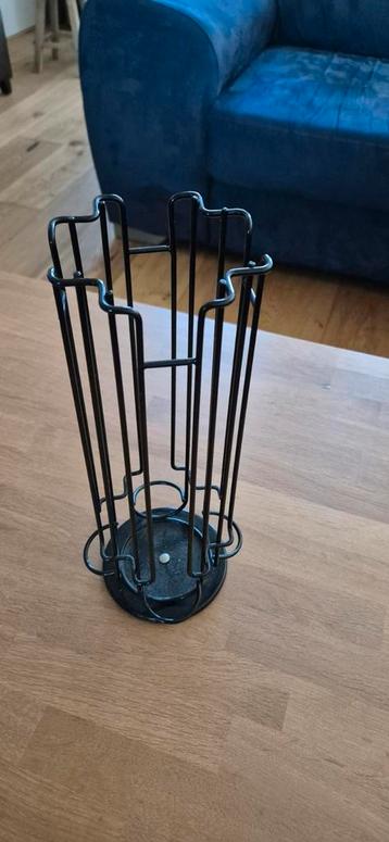Zwarte metalen dolce gusto cuphouder beschikbaar voor biedingen