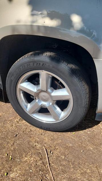 Chevrolet avalanche / tahoe velgen banden beschikbaar voor biedingen