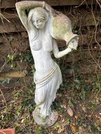 Tuinornament vrouw met kruik, Ophalen, Gebruikt