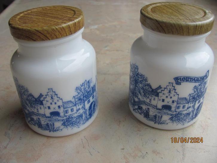 NIEUWSTAAT delftsblauw OPALINE tafereel MOSTERDPOT jr 60 70, Antiek en Kunst, Antiek | Glas en Kristal, Ophalen of Verzenden