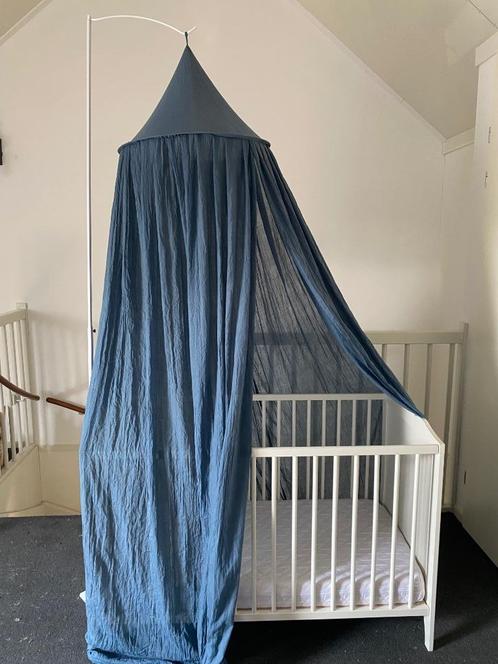 Ledikantje met hemeltje/klamboe en toebehoren, Kinderen en Baby's, Babywiegjes en Ledikanten, Gebruikt, Ledikant, Ophalen