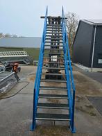 Stalen trap blauw. Hoog 3,9 mtr. Nob177, Doe-het-zelf en Verbouw, Ophalen, Zo goed als nieuw, 2 tot 4 meter