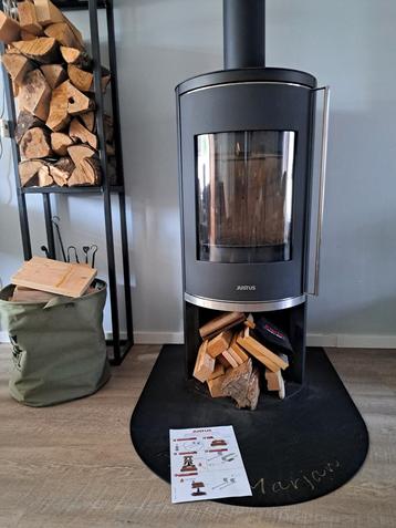 Houtkachel Justus Faro 2.0. Als nieuw! beschikbaar voor biedingen