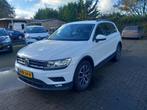 Volkswagen TIGUAN 1.4 TSI ACT Highline dsg leder trekh,, Auto's, Volkswagen, 12 maanden, Euro 6, 4 cilinders, Wit
