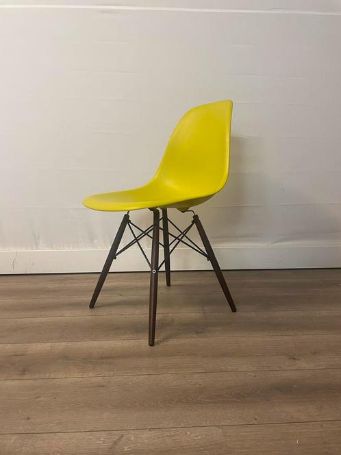 Vitra Eames DSW eetkamerstoel, Tickets en Kaartjes, Kortingen en Cadeaubonnen