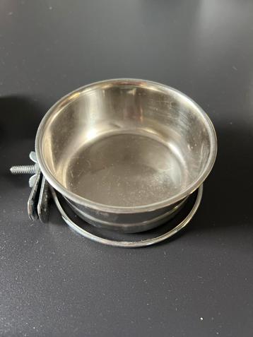 Adori Rvs Bak Met Schroefbevestiging - Voerbak - Ø14 cm beschikbaar voor biedingen