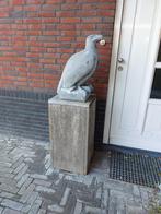 Beeld Adelaar met zuil, Ophalen, Gebruikt, Beton, Dierenbeeld