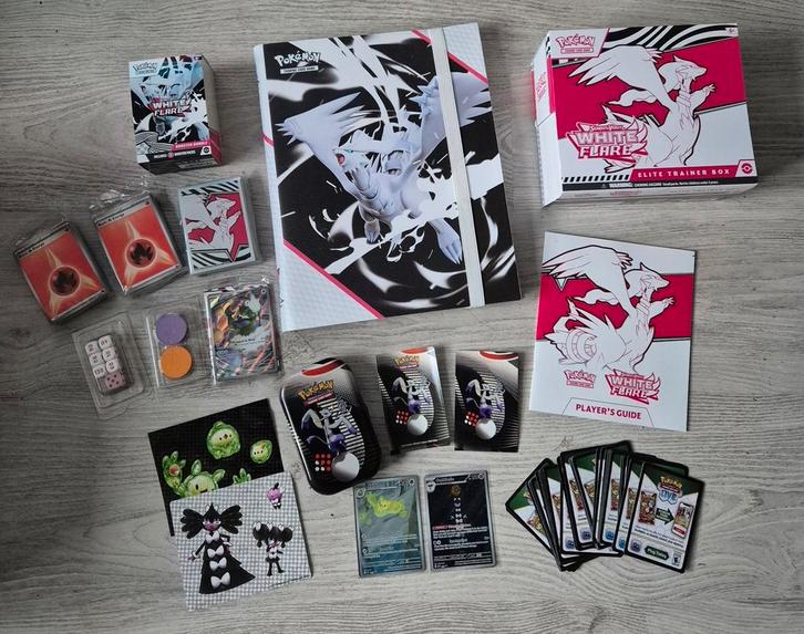 Leuke Basis Pokémon White Flare, Hobby en Vrije tijd, Verzamelkaartspellen | Pokémon, Zo goed als nieuw, Ophalen of Verzenden