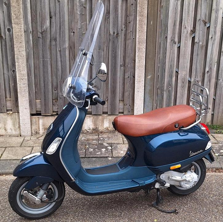 ❗️Vespa LX50 4T snorscooter🛵 2010 (lichte schade)❗️, Fietsen en Brommers, Snorfietsen en Snorscooters, Gebruikt, Vespa, Benzine