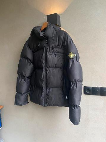 Stone Island winter  jas zwart beschikbaar voor biedingen
