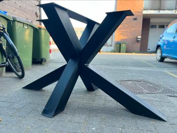 Matrixpoot zwartstaal beschikbaar voor biedingen