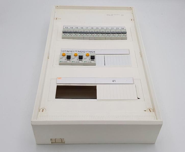 Hager Kunststof Groepenkast Volta 2 met Moeller comp (1x), Hobby en Vrije tijd, Elektronica-componenten, Gebruikt, Ophalen of Verzenden