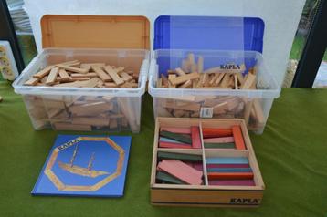 Grote hoeveelheid Kapla 2 opbergboxen en kist met gekleurde beschikbaar voor biedingen