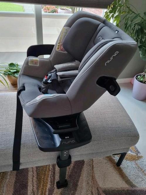 Nuna prym draaibaar autostoeltje, van 0 tot 4 jaar, Kinderen en Baby's, Autostoeltjes, Zo goed als nieuw, Overige merken, Isofix
