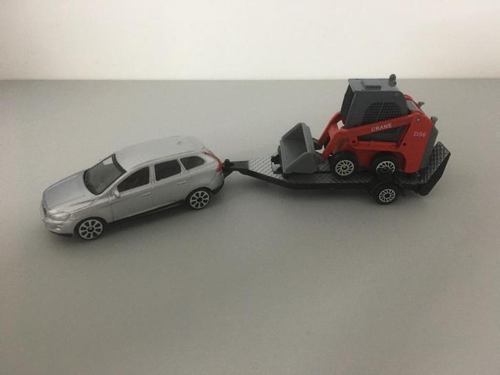 Dickie Toys - Volvo XC60 met bobcat op trailer, Hobby en Vrije tijd, Modelauto's | Overige schalen, Zo goed als nieuw, Auto, Ophalen of Verzenden