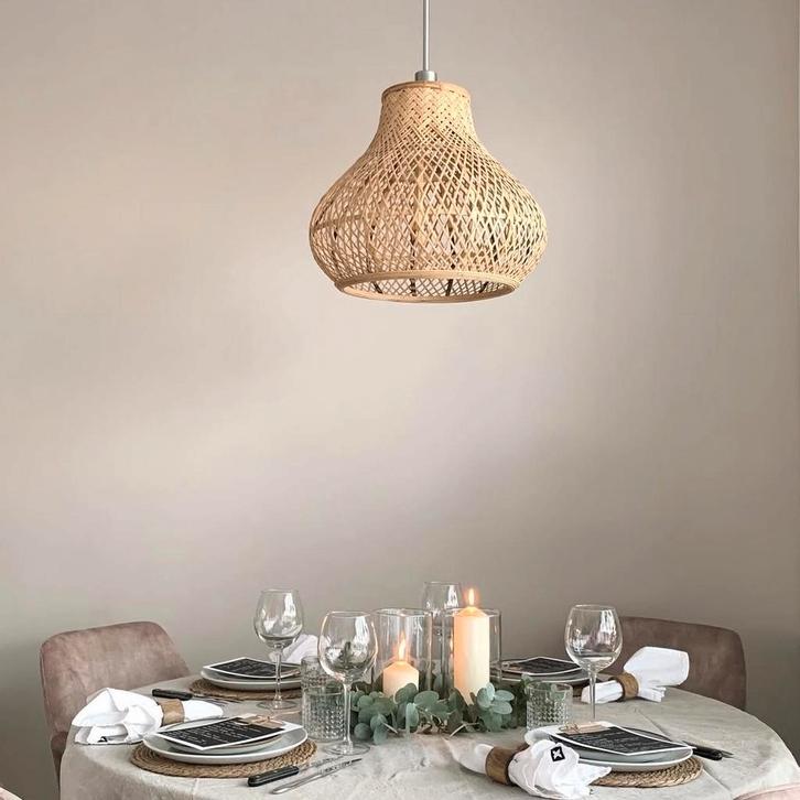 Rotan Hanglamp, Huis en Inrichting, Lampen | Hanglampen, Zo goed als nieuw, 50 tot 75 cm, Overige materialen, Ophalen