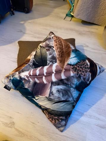 set kussens beschikbaar voor biedingen