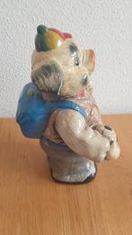 Groot vintage keramieken spaarvarken met voetbal, Steen, Aardewerk of Keramiek, Ophalen of Verzenden, Zo goed als nieuw, N.v.t