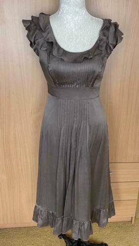 Monsoon jurk van zijde maat 40 [v], Kleding | Dames, Jurken, Zo goed als nieuw, Maat 38/40 (M), Overige kleuren, Onder de knie