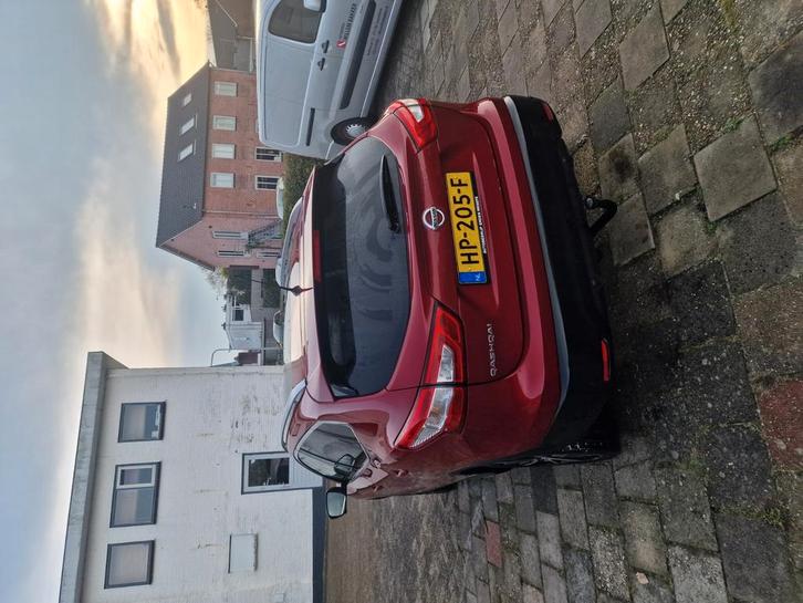 Nissan Qashqai 1.2 Dig-t 85KW 2WD Automaat 2015 Rood, Auto's, Nissan, Particulier, Qashqai, 360° camera, ABS, Achteruitrijcamera