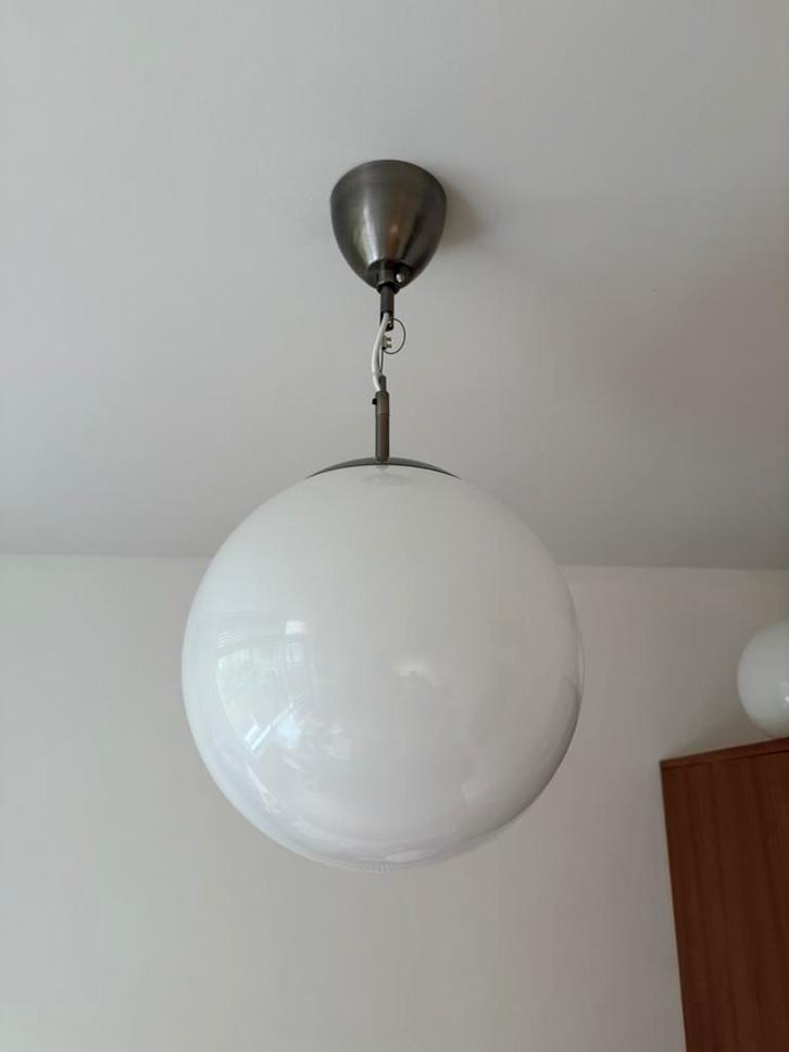 Ikea Fado Hangende bol lamp, Huis en Inrichting, Lampen | Hanglampen, Zo goed als nieuw, Minder dan 50 cm, Glas, Ophalen of Verzenden