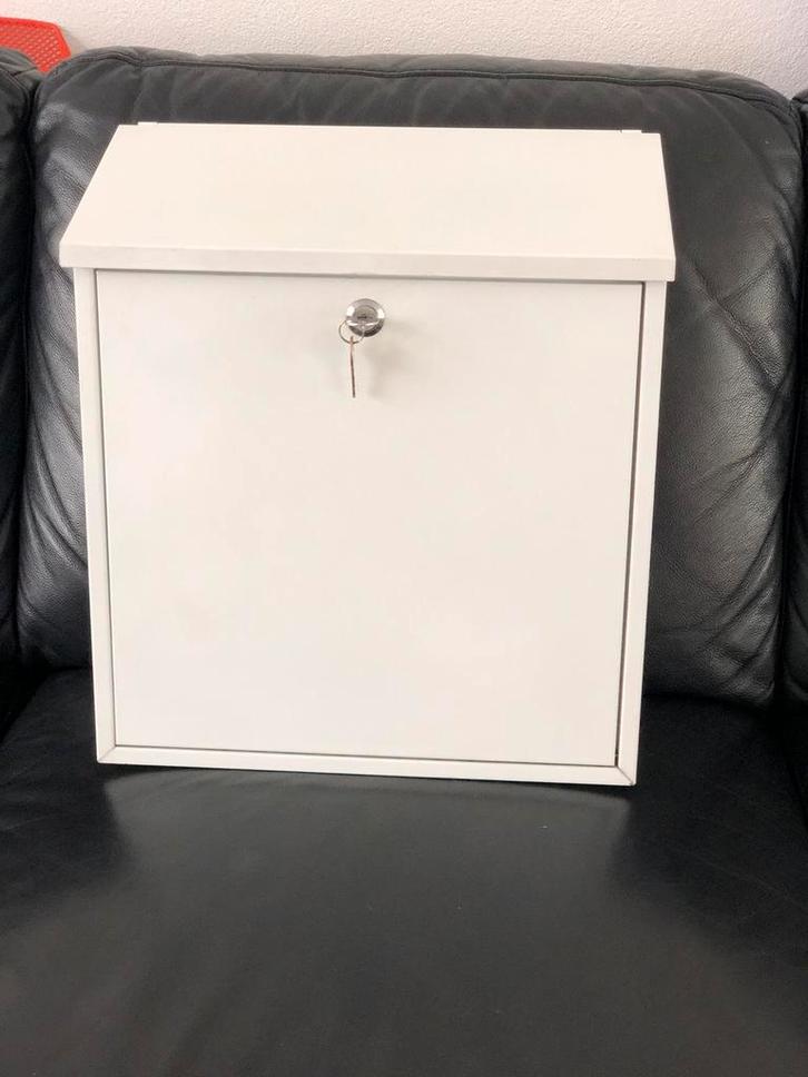Te koop: Grote Witte brievenbus – in nette staat, Tuin en Terras, Brievenbussen, Zo goed als nieuw, Ophalen of Verzenden