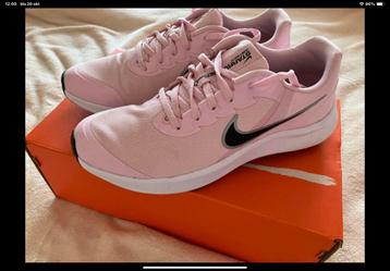 Nike starrunner3 maat 40 beschikbaar voor biedingen
