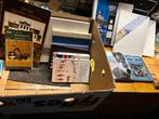 Partij boeken en 5 schilder doeken, Spelcomputers en Games, Ophalen, Zo goed als nieuw