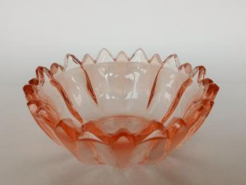 Schaal VEB Schwepnitz Art Deco Persglas beschikbaar voor biedingen