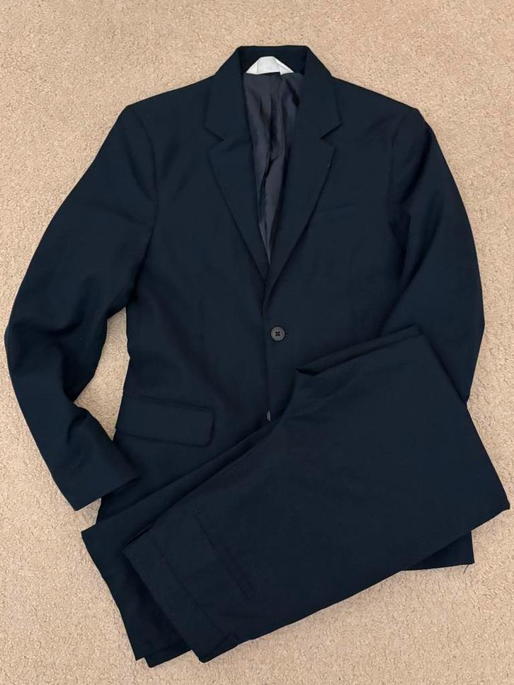 ZGAN H&M blauw kostuum (jasje en broek) mt 152 -, Kinderen en Baby's, Kinderkleding | Maat 152, Zo goed als nieuw, Jongen of Meisje