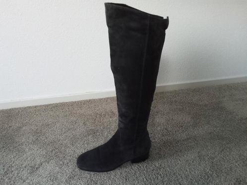 maat 39 suede laars over knie of dubbel., Kleding | Dames, Schoenen, Gedragen, Hoge laarzen, Grijs, Ophalen