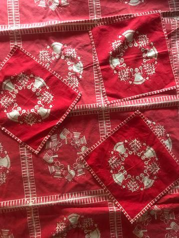 Kerstkleed met 3 servetten - Rood/Wit 110x180 beschikbaar voor biedingen