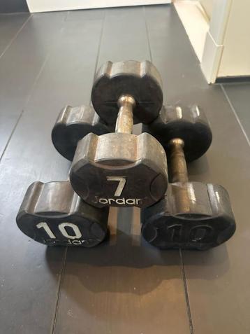 Dumbells 2x 10kg 1x7kg beschikbaar voor biedingen