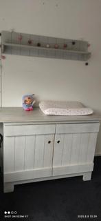 Commode met wandplank, Ophalen, Gebruikt, Jongetje of Meisje
