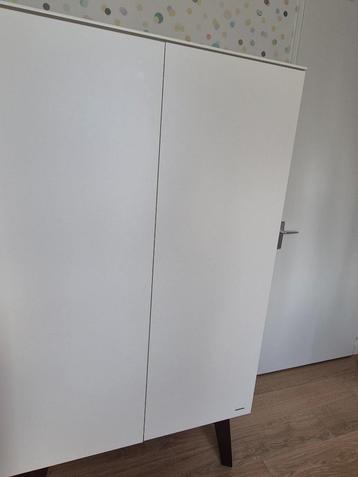 Kast - Kidsmill sixties wit met walnoot beschikbaar voor biedingen