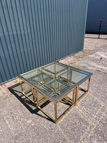 Vintage salontafel design beschikbaar voor biedingen