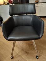 2 zwarte design stoelen op wieltjes., Ophalen, Zo goed als nieuw, Zwart