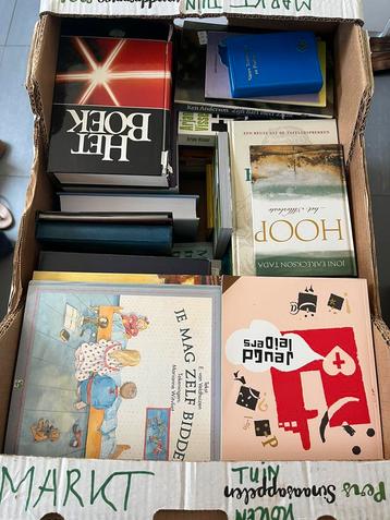 Doos met religieuze boeken ! beschikbaar voor biedingen